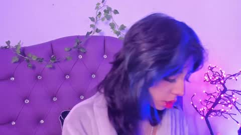   online show from December 9, 12:08 pm