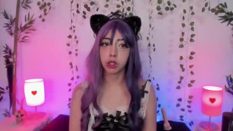   online show from March 5, 10:33 am