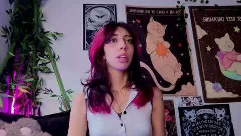   online show from May 4, 10:28 pm