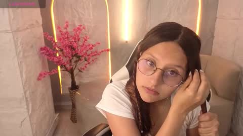 Snapshot of nyx_tamy_tx chatting on October 14, 1:01 pm Online 800 to 1400 online show from October 14, 1:01 pm