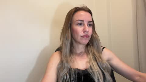 Snapshot of nyxelia_ chatting on May 13, 7:17 am Anastasia online show from May 13, 7:17 am