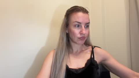 Snapshot of nyxelia_ chatting on May 20, 7:03 am Anastasia online show from May 20, 7:03 am