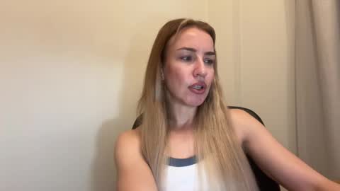 Snapshot of nyxelia_ chatting on May 29, 7:17 am Anastasia online show from May 29, 7:17 am