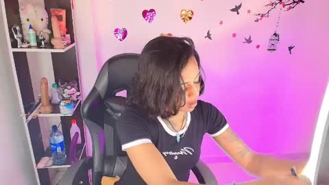 NYXHELLSQUEEN online show from April 21, 9:50 pm