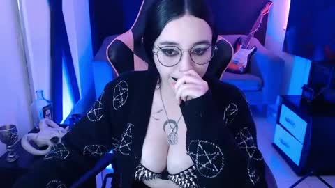 Nyx online show from June 3, 2:33 pm