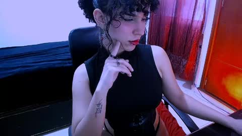 Nyxxei online show from April 24, 9:50 pm