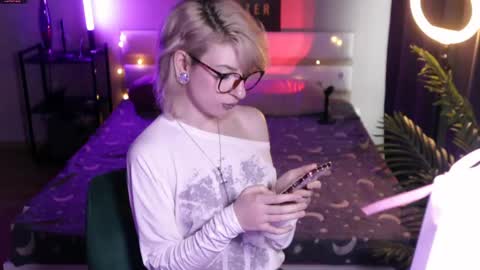 Moonlight online show from April 25, 9:01 am