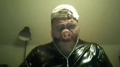 Snapshot of obesepervpiggy89 chatting on May 18, 2:18 am obesepervpiggy89 online show from May 18, 2:18 am