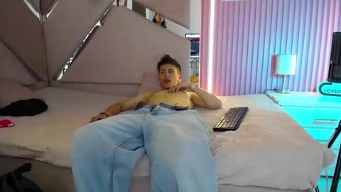 oblivionlove online show from December 17, 6:36 pm