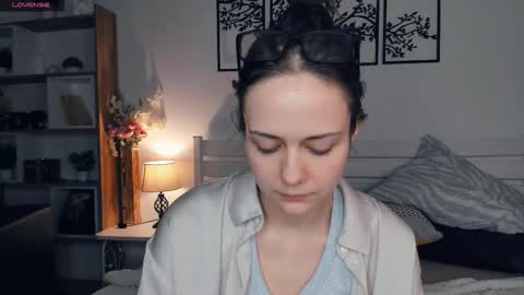 Elis online show from February 16, 9:44 pm