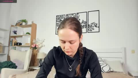 Elis online show from April 15, 6:26 pm