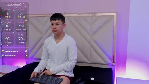 Snapshot of ocean_tay chatting on February 24, 1:35 am ocean_tay online show from February 24, 1:35 am