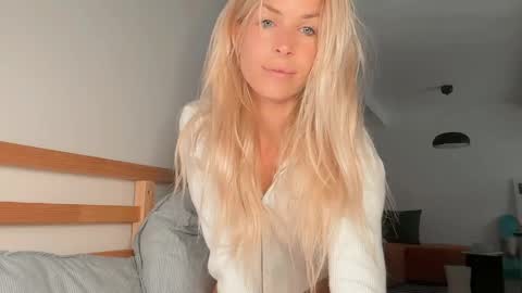 hi im Janasmall boobs big heart  warm pussy  online show from April 8, 9:53 am