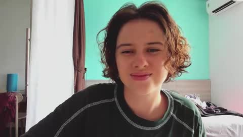 Snapshot of octopussy69x chatting on December 4, 4:21 am Evie online show from December 4, 4:21 am