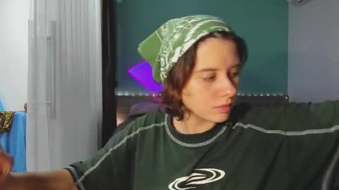 Snapshot of octopussy69x chatting on December 31, 12:15 pm Evie online show from December 31, 12:15 pm