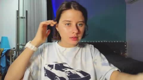 Snapshot of octopussy69x chatting on January 12, 3:25 pm Evie online show from January 12, 3:25 pm