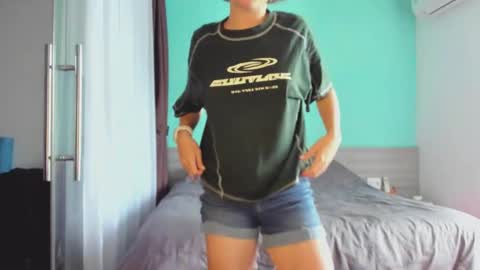 Snapshot of octopussy69x chatting on February 4, 4:15 am Evie online show from February 4, 4:15 am