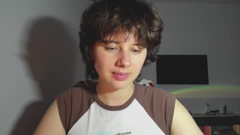 Evie online show from December 4, 2:59 pm