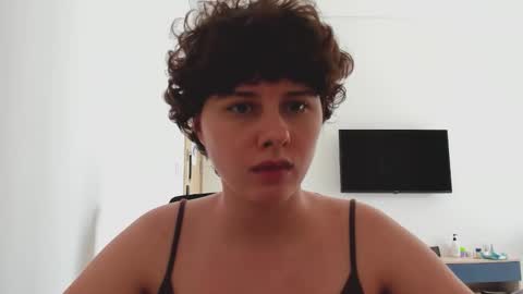 Evie online show from February 16, 7:37 am