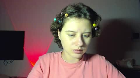 Evie online show from April 5, 5:21 pm