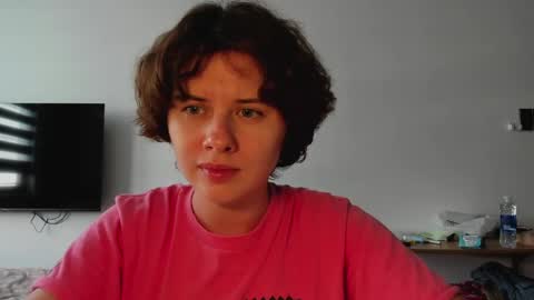 Evie online show from April 15, 9:05 am