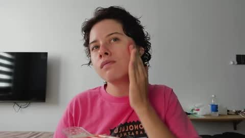 Evie online show from April 20, 6:49 am