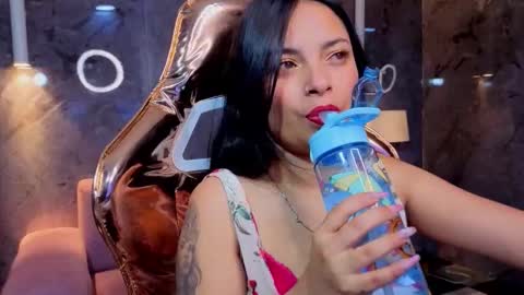 odette_b online show from November 25, 3:28 am