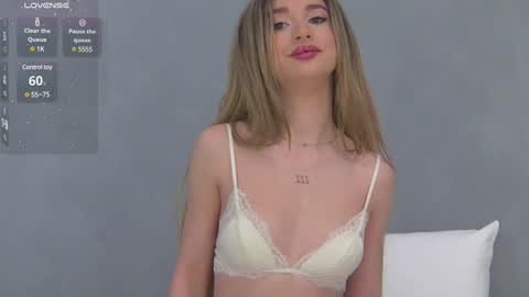 Snapshot of odettebensen chatting on January 9, 6:38 am Odette online show from January 9, 6:38 am