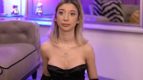 Snapshot of odettebensen chatting on October 8, 5:05 am Odette online show from October 8, 5:05 am