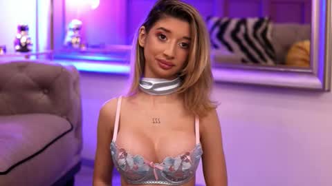 Snapshot of odettebensen chatting on October 10, 5:28 am Odette online show from October 10, 5:28 am