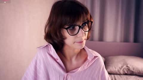 Thea online show from November 18, 6:12 pm