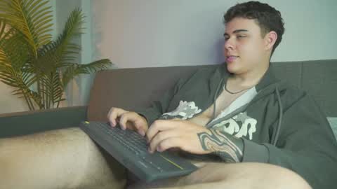 Snapshot of odin_blake chatting on December 27, 3:42 am ODIN online show from December 27, 3:42 am