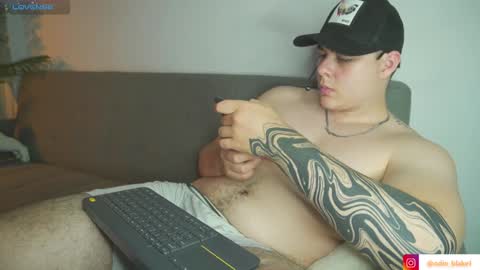 Snapshot of odin_blake chatting on January 7, 2:53 am ODIN online show from January 7, 2:53 am