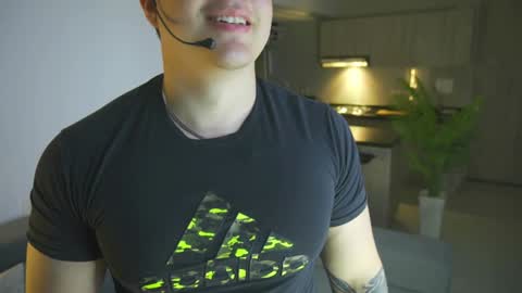 Snapshot of odin_blake chatting on January 29, 3:33 am ODIN online show from January 29, 3:33 am