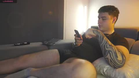 Snapshot of odin_blake chatting on March 7, 2:36 am ODIN online show from March 7, 2:36 am