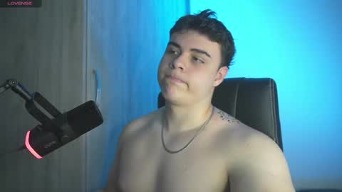 Snapshot of odin_blake chatting on March 8, 12:22 am ODIN online show from March 8, 12:22 am