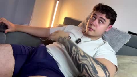 Snapshot of odin_blake chatting on September 30, 2:49 am ODIN online show from September 30, 2:49 am