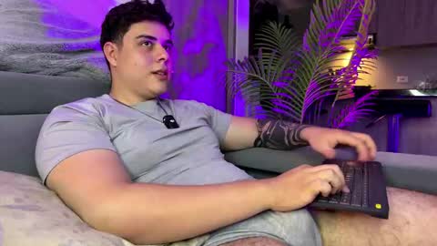 Snapshot of odin_blake chatting on November 15, 2:20 am ODIN online show from November 15, 2:20 am