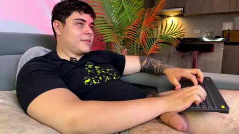 Snapshot of odin_blake chatting on December 3, 12:18 am ODIN online show from December 3, 12:18 am