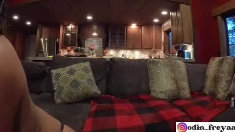 Snapshot of odinn_freyaa chatting on October 31, 12:22 am Odin and Freya online show from October 31, 12:22 am