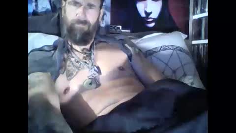Snapshot of oedipe666 chatting on December 12, 3:37 pm oedipe666cam online show from December 12, 3:37 pm