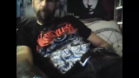 Snapshot of oedipe666 chatting on December 22, 7:21 pm oedipe666cam online show from December 22, 7:21 pm