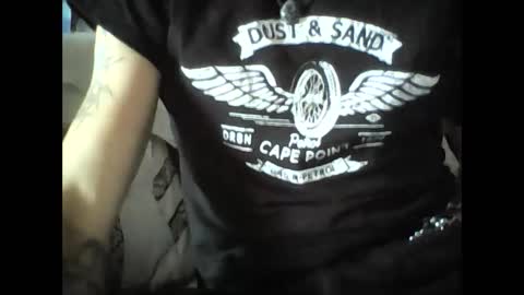 Snapshot of oedipe666 chatting on December 26, 1:32 pm oedipe666cam online show from December 26, 1:32 pm