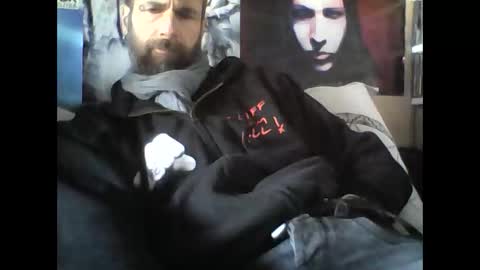 Snapshot of oedipe666 chatting on January 3, 9:36 am oedipe666cam online show from January 3, 9:36 am