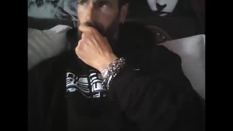 Snapshot of oedipe666 chatting on September 27, 1:05 pm oedipe666cam online show from September 27, 1:05 pm