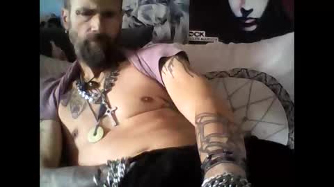 Snapshot of oedipe666 chatting on November 4, 2:49 pm oedipe666cam online show from November 4, 2:49 pm