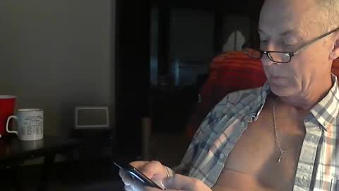 Snapshot of office_slr chatting on December 15, 11:53 pm Officer online show from December 15, 11:53 pm