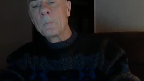 Snapshot of office_slr chatting on December 25, 11:31 pm Officer online show from December 25, 11:31 pm