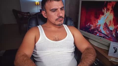 officeman7 online show from December 12, 9:04 pm