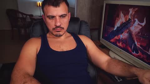 officeman7 online show from December 16, 5:43 pm